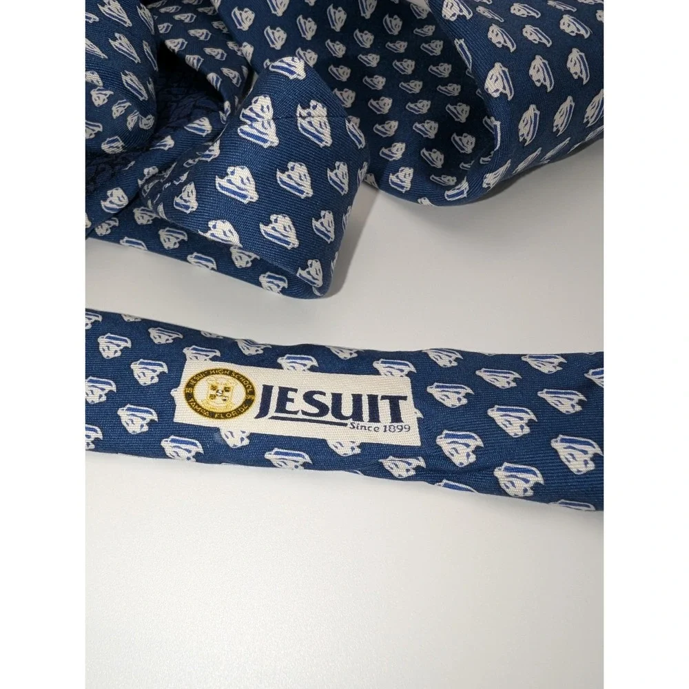 Vineyard Vines Custom Collection Blue White Cruise Ship Boat All Silk Tie USA